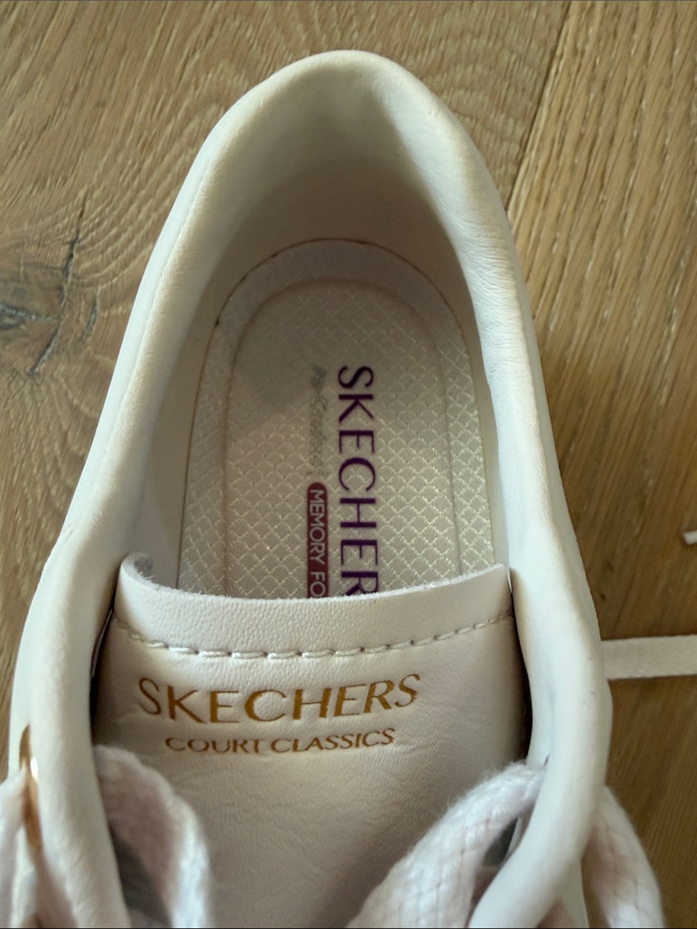Skechers White Womens Cordova Sneakers with Lavender Flowers on Sides size 7.5 - Picture 8 of 10